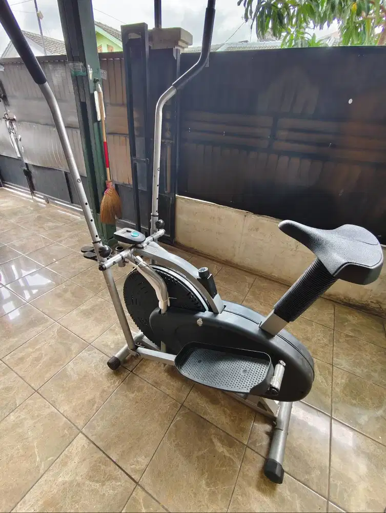 Sepeda statis + air walker merk BG