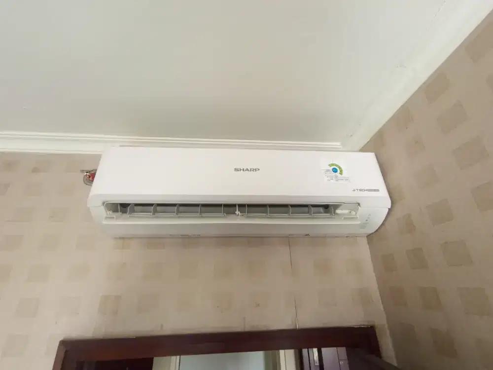 AC Sharp 1/2pk bekas rasa baru