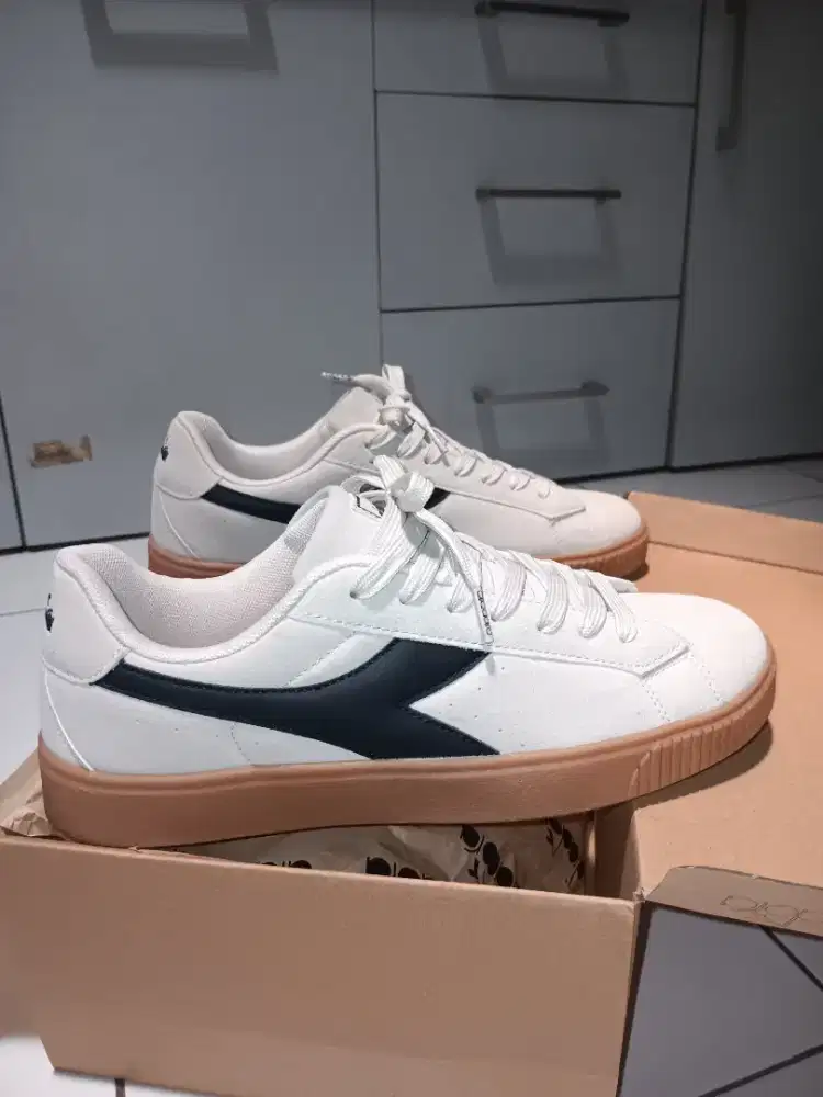 SEPATU DIADORA Size 42