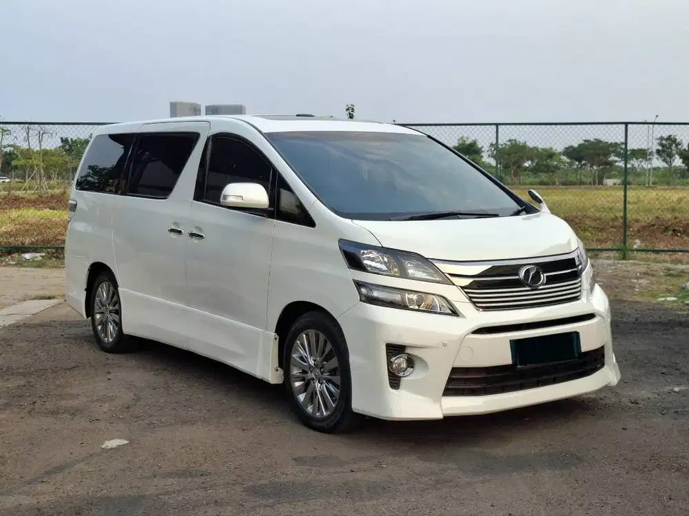 TOYOTA VELLFIRE Z GOLDEN EYES 2014