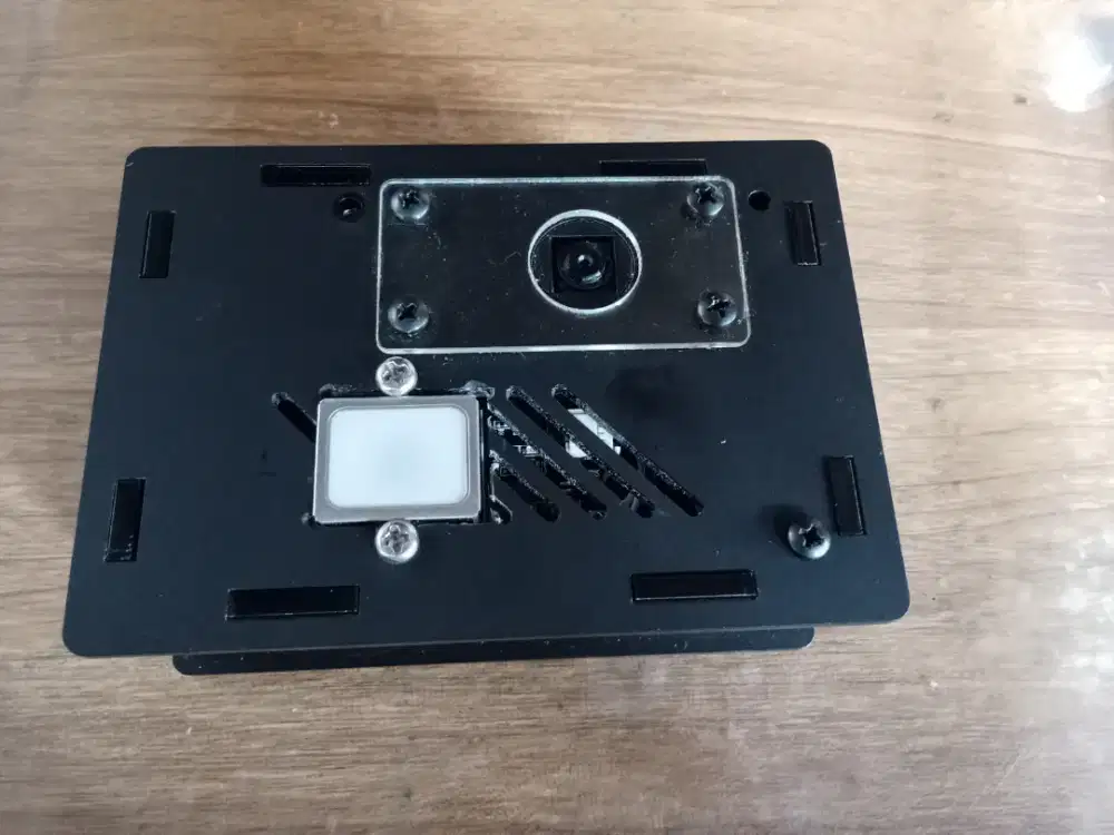 Raspberry Pi 3 Model B
include Casing , COD Cijantung Dsk