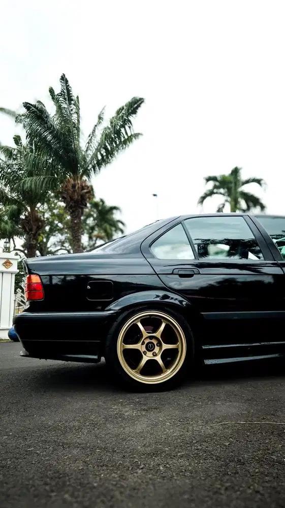 BMW 318i 1997 Bensin