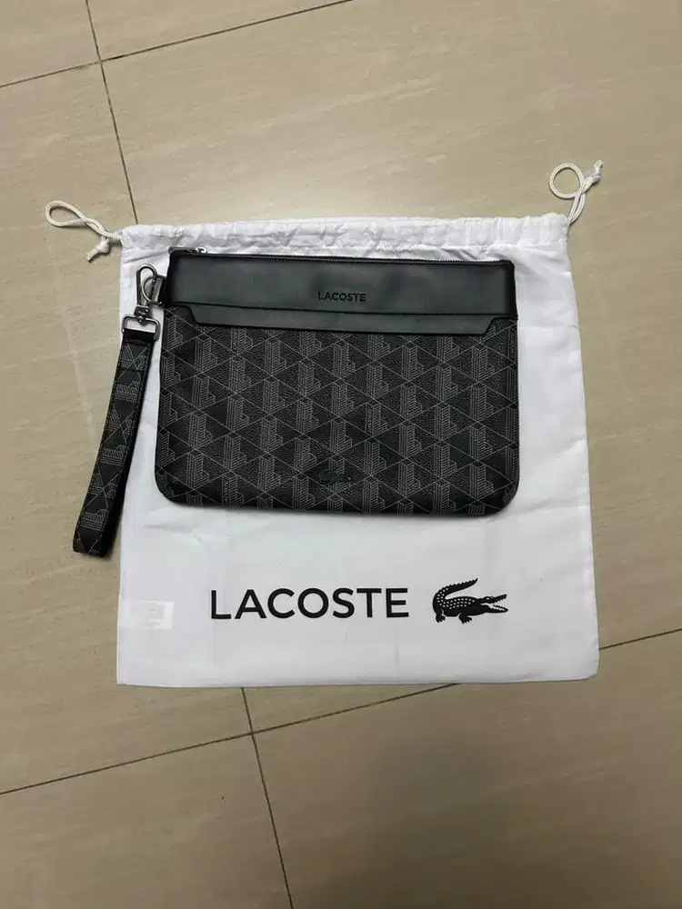 The Blend Clutch Lacoste