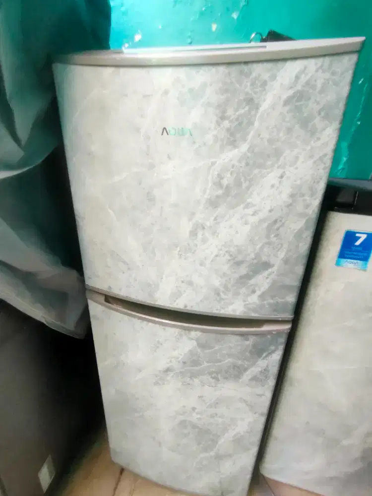 Jual kulkas 2 pintu aqua ukuran sedang normal no minus