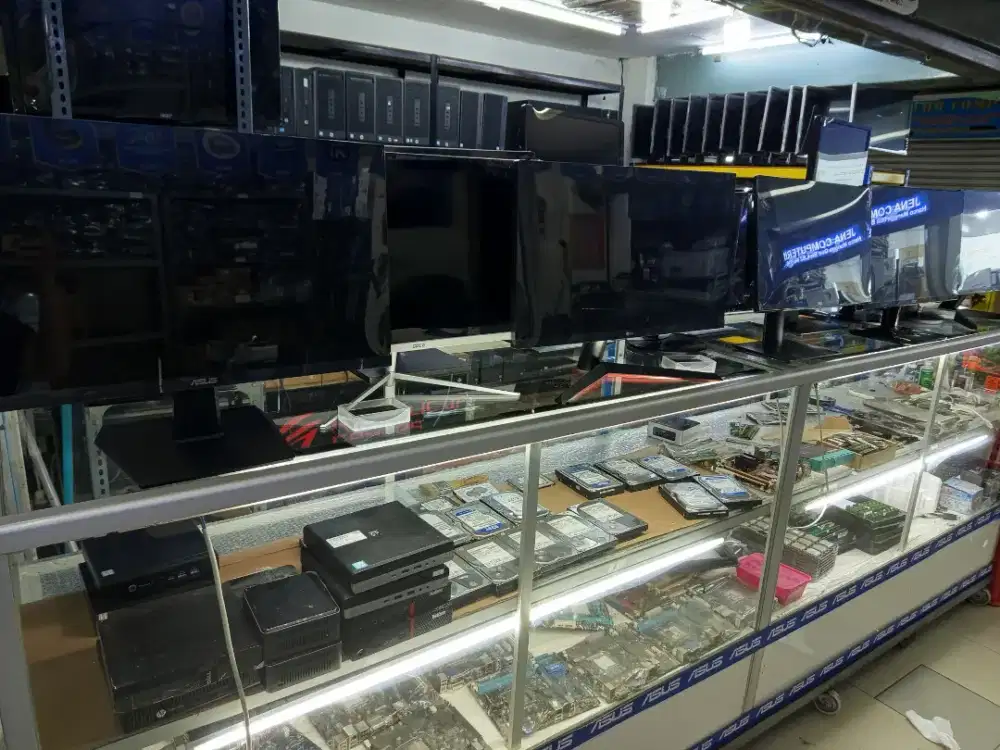 Terima jual beli komputer/laptop beserta sparepart nya