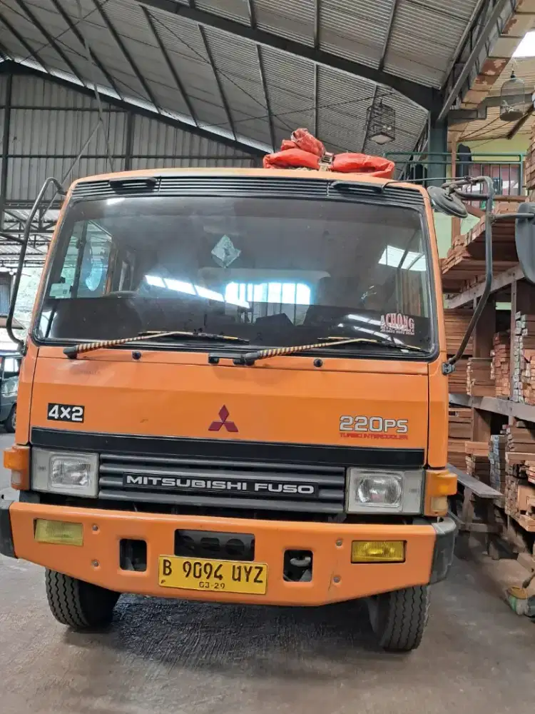 JUAL FUSO MITSUBISHI THN 2014 BEKASI