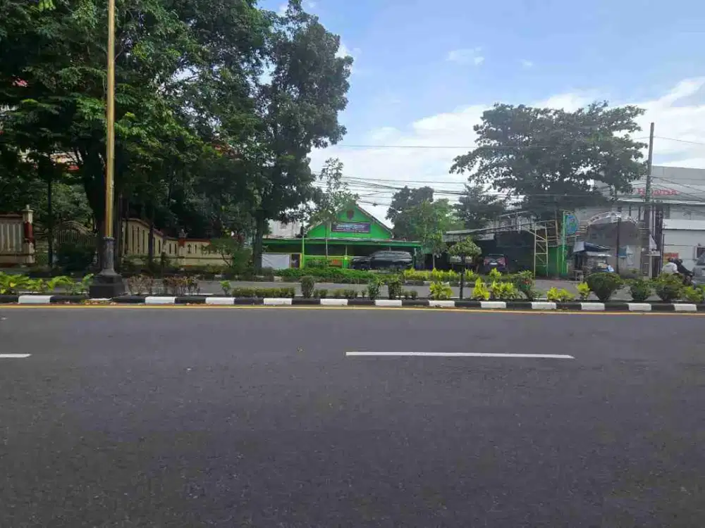 Tanah Strategis di Jalan Raya Adi Sucipto, Jajar Laweyan Solo