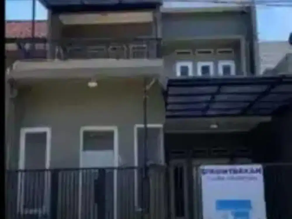 Langka! Rumah 2,5 Lantai SHM di Taman Buaran Indah – Rooftop Garden