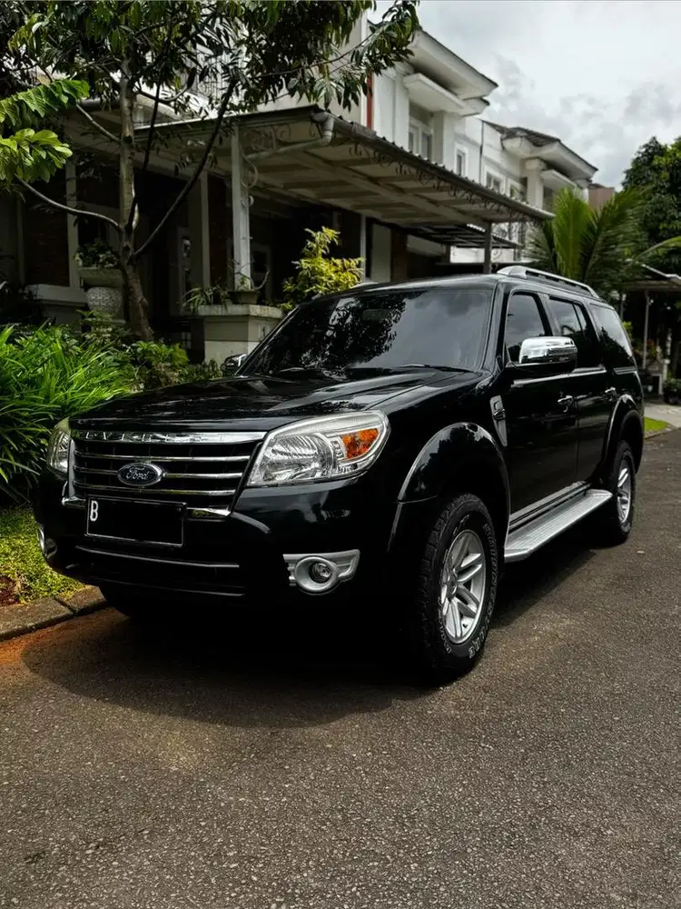Dijual CASH Ford Everest XLT 2.5 Diesel 2010
