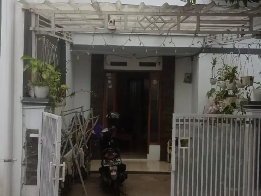 Murah Rumah Asri 1,5 Lantai Belakang Margahayu Dekat Ciwastra