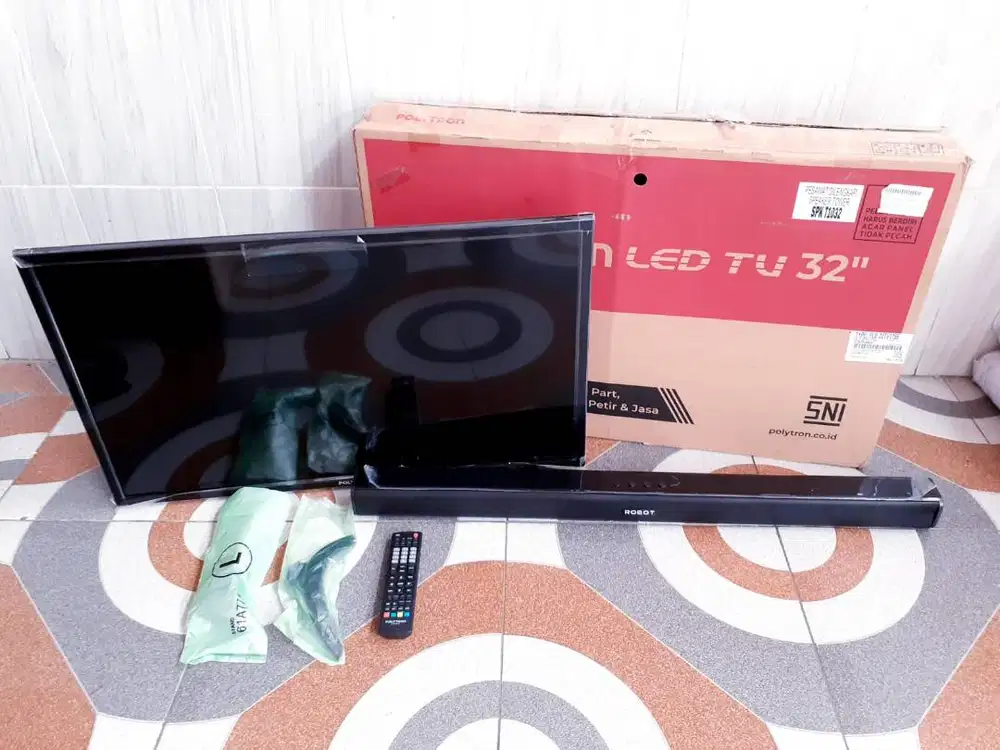 TV LED POLYTRON 32IN SOUNDBAR DIGITAL TV KONDISI NORMAL SEGEL