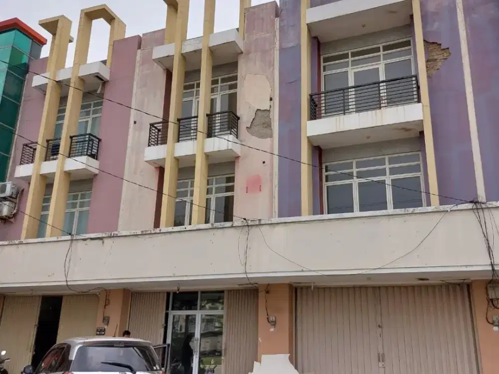 DISEWAKAN RUKO 3 LANTAI – SYMPHONI HARAPAN INDAH  Ruko strategis di kawasan Harapan Indah, cocok untuk kantor, usaha, klinik, bimbel, maupun toko.