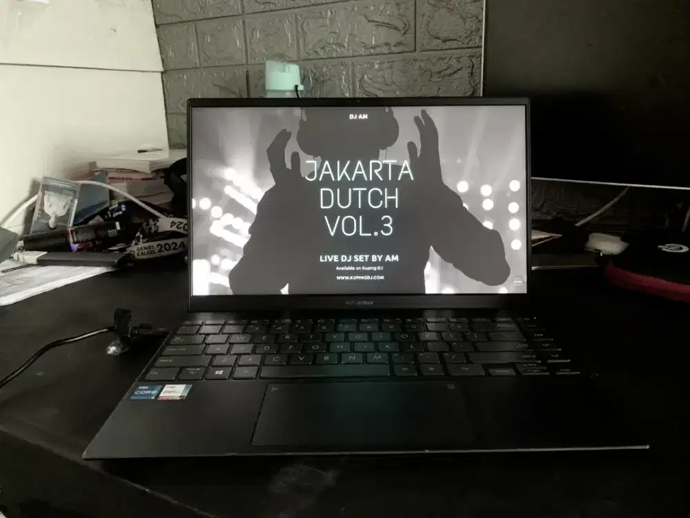 Asus Zenbook UX425EA