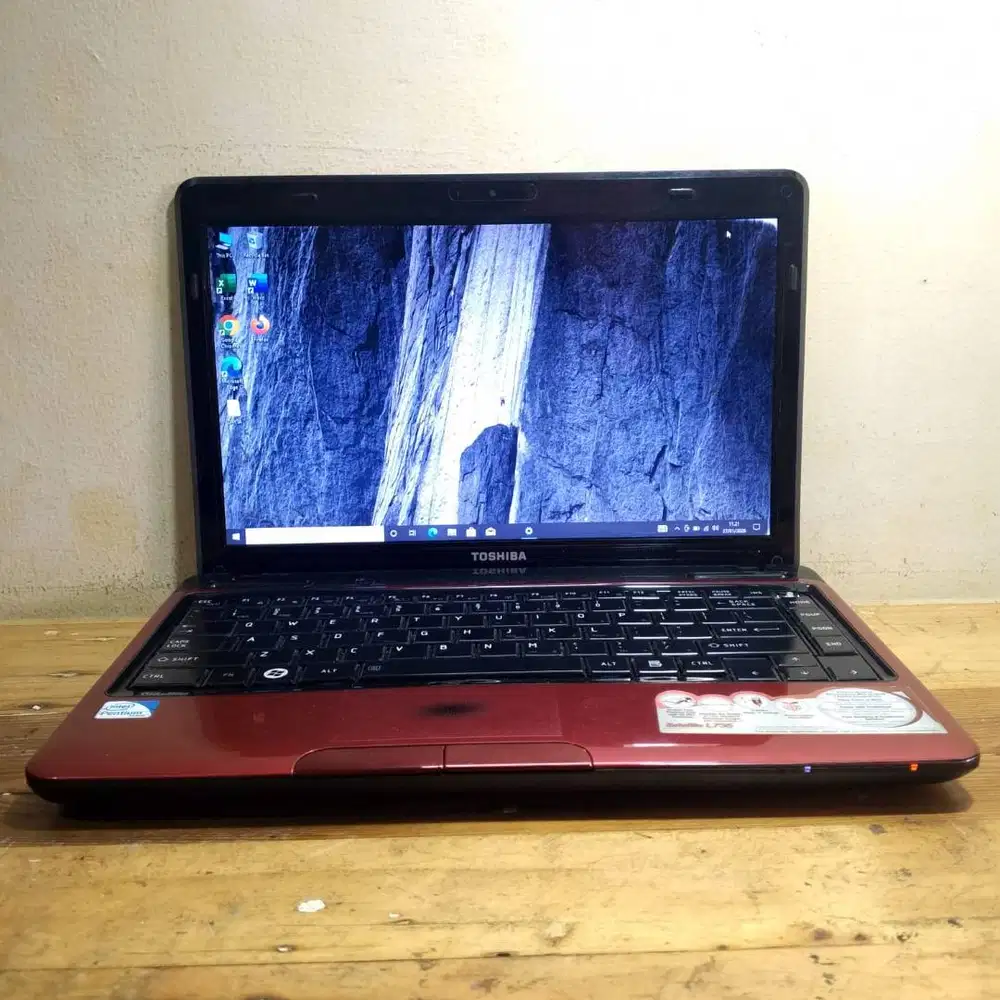 Laptop Toshiba Intel Pentium B960 Ram 4 GB HDD 320 GB