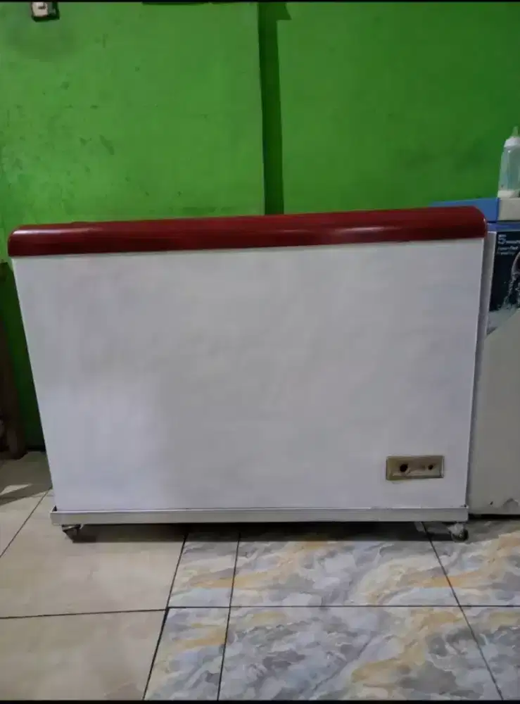 Freezer sleding kaca MERK RSA