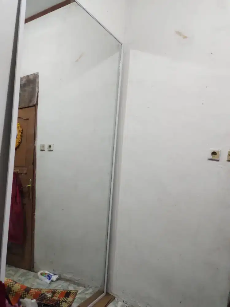 Dijual Kaca untuk barbershop atau salon