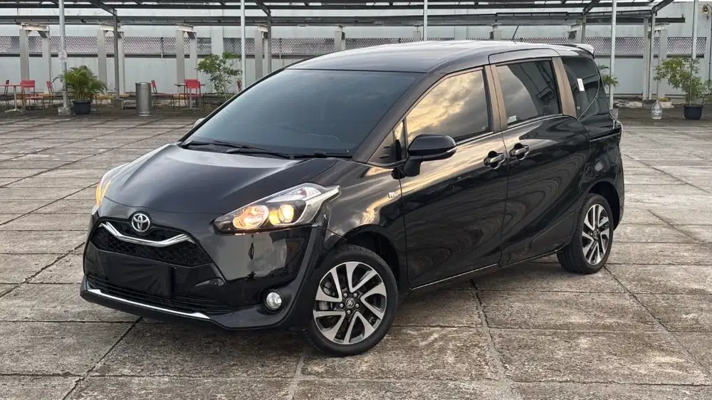 TOYOTA SIENTA V AT CVT MATIC 2020 HITAM [HARGA CASH]