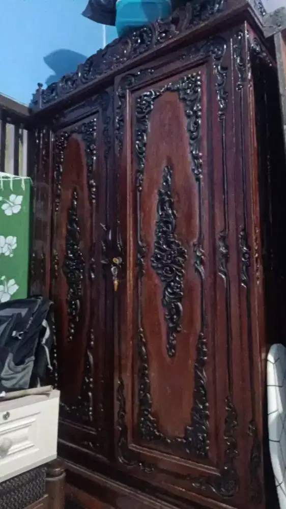 Lemari pakaian jepara asli