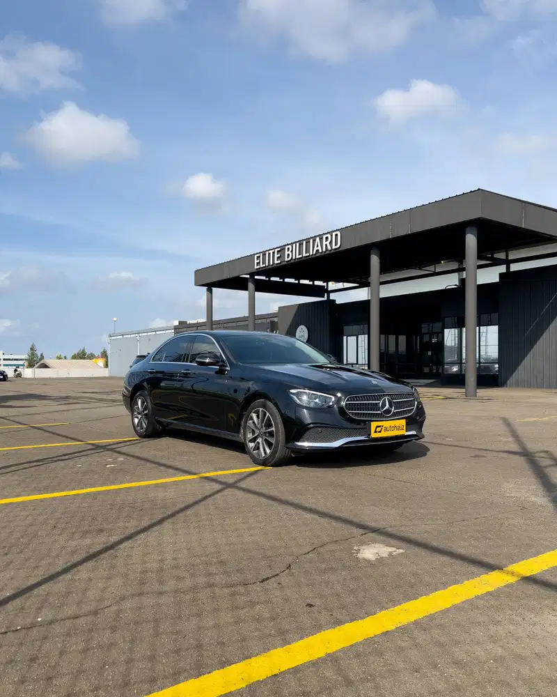 MERCEDES-BENZ E200 (W213)