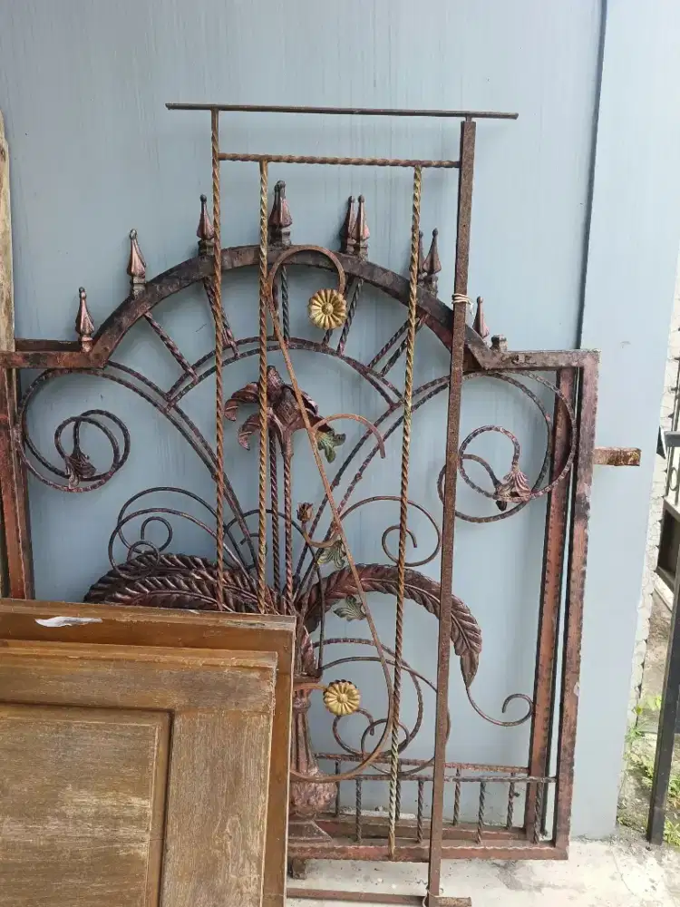 Pagar Besi Lemari meja kantor dan kithen set