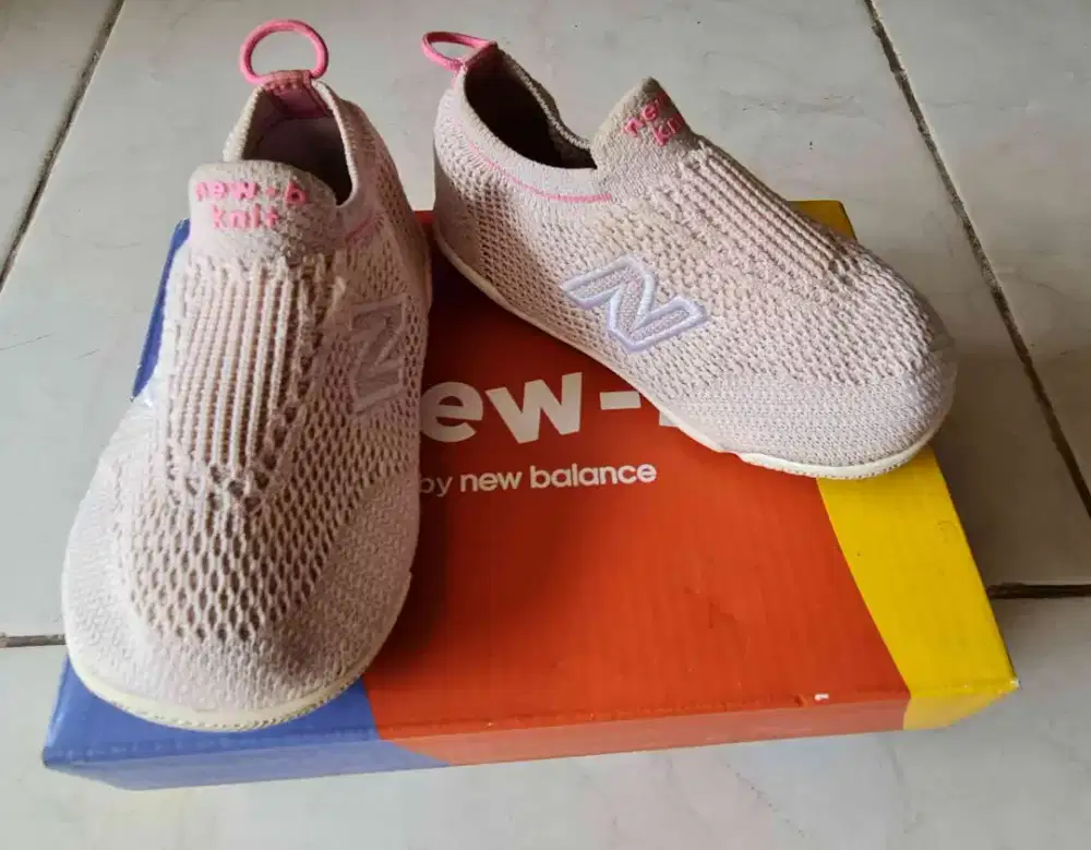 NB New Balance Wide Kids W4