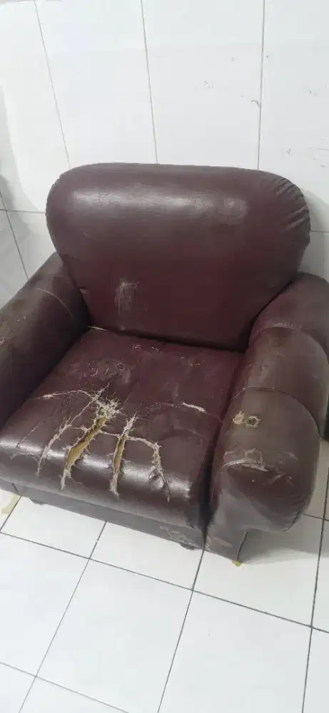 Sofa kulit single