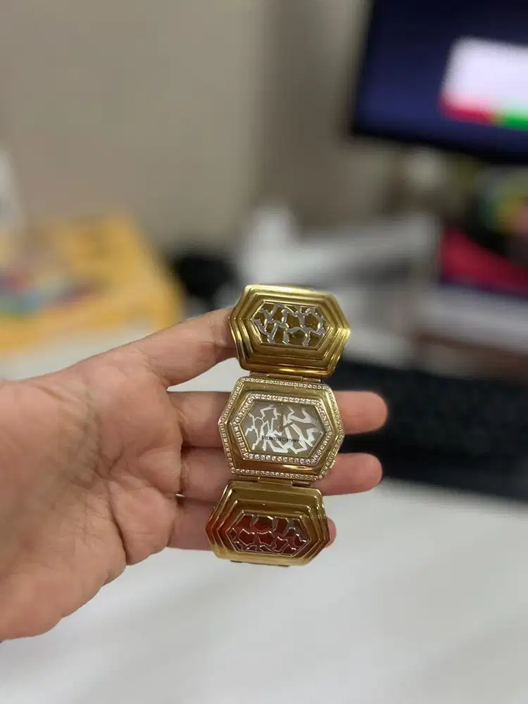 Jam Tangan Wanita Roberta Di Camerino