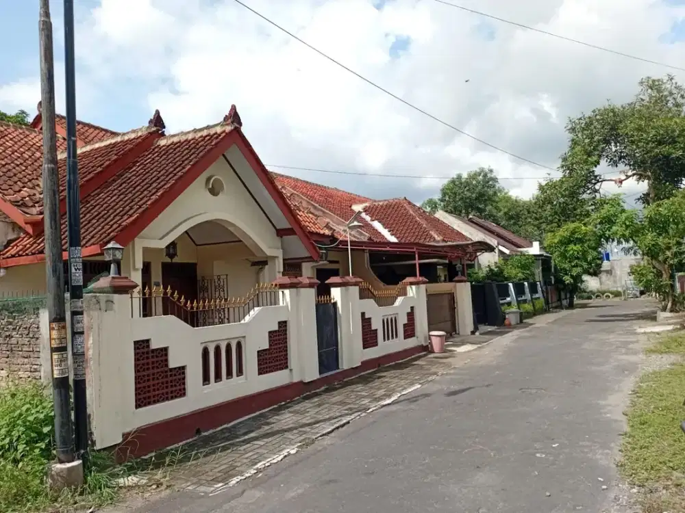 Rumah Siap Huni di Kalasan Sleman Luas 221 m2 Harga di Bawah 990!