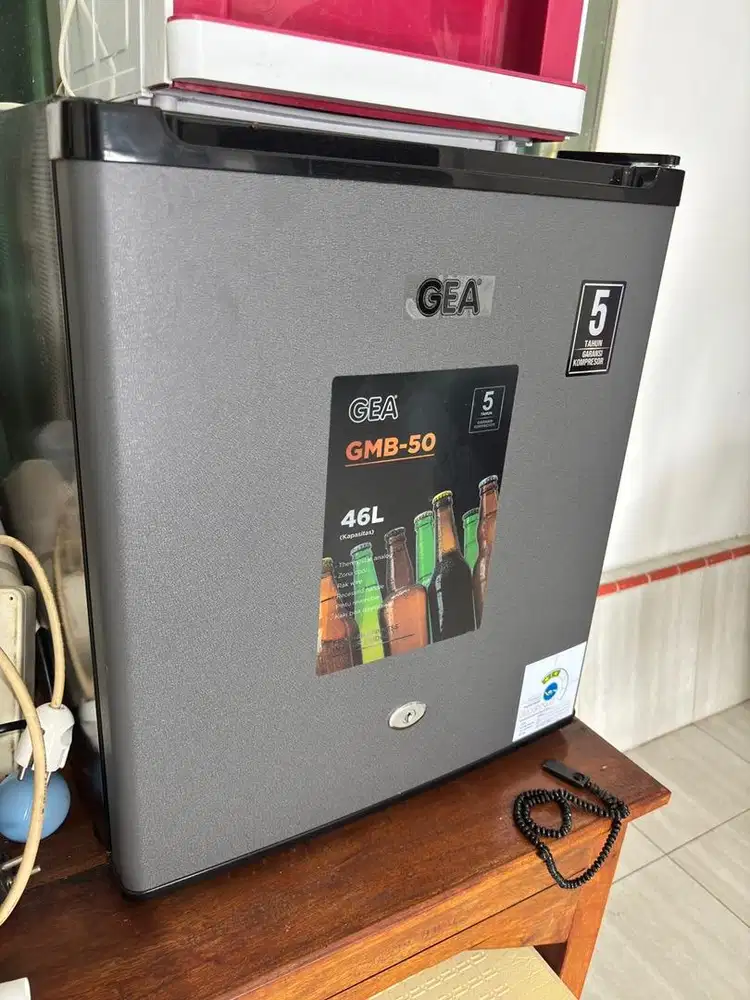 Kulkas Mini Gea Dingin Pol