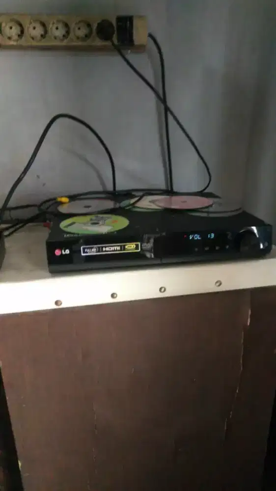Jual aja home teater merk LG masih normal pemakaian aja