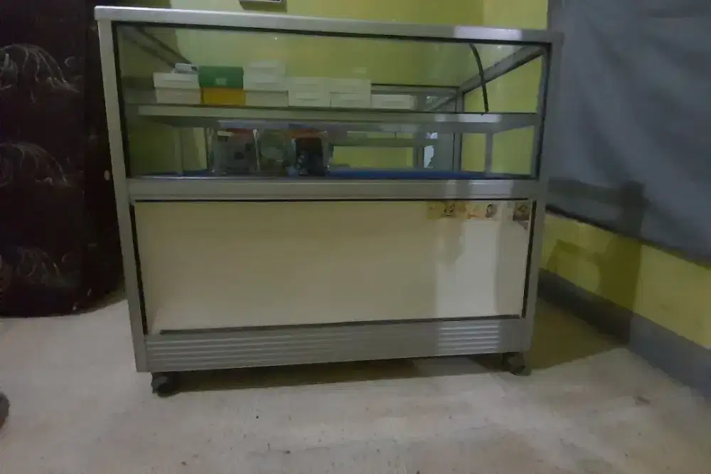 Etalase konter 1 meter