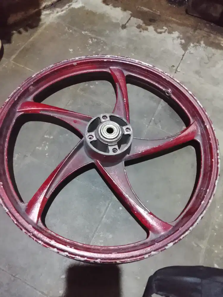 Di jual velg motor ukuran ring 17 standart merk zigen minus