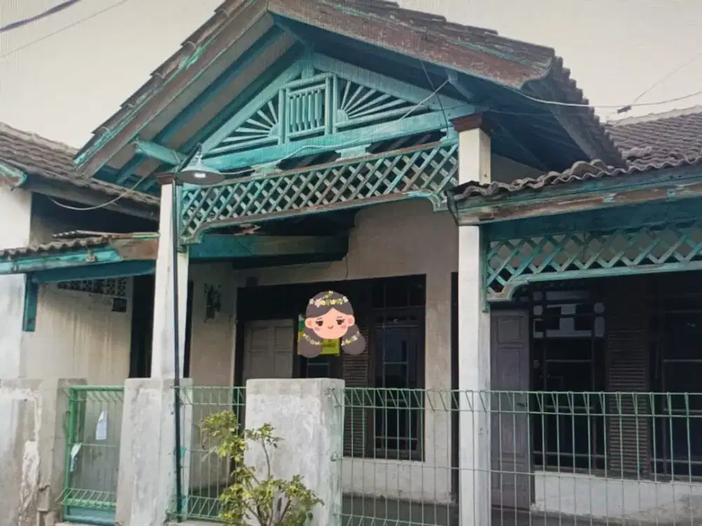 Rumah Hoek Butuh Renov di Komplek Riung Bandung