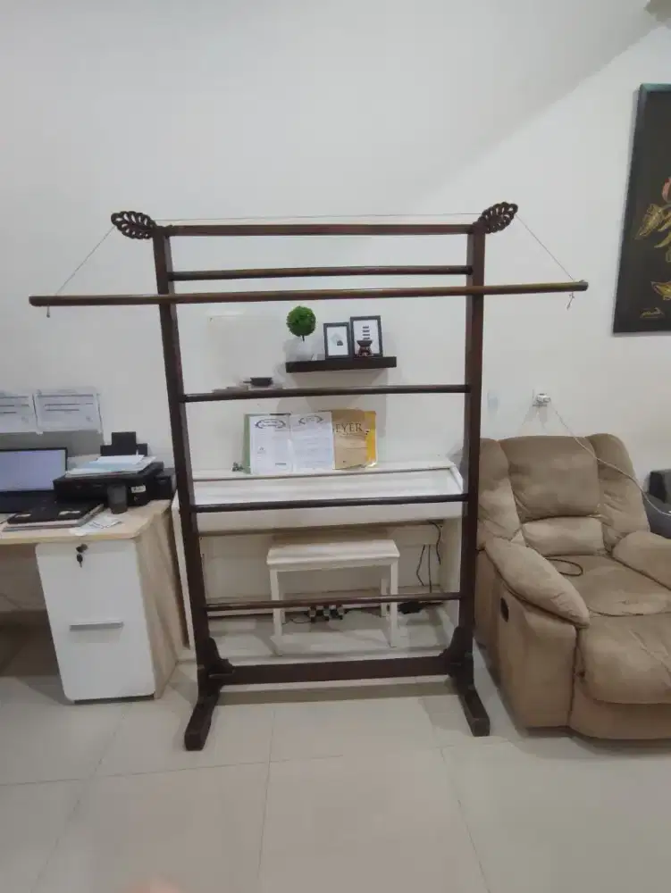 Gawangan untuk baju atau kain batik bahan kayu jati