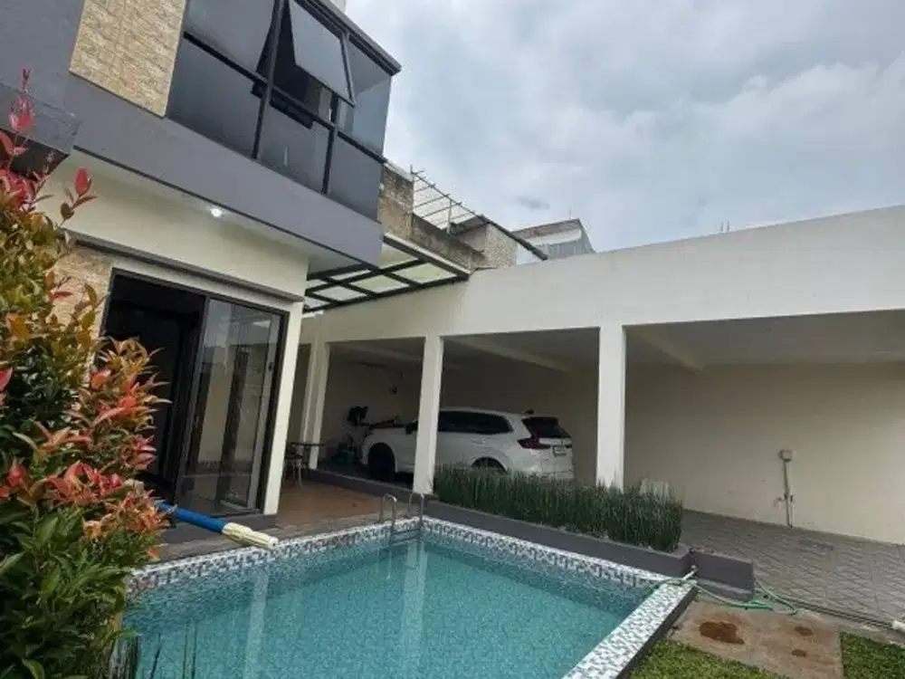 Dijual Rumah Semi Villa 3 Lantai di Lembang – Full Furnish, LT 240 m², 5 KT, 3 KM SHM Ref.05208