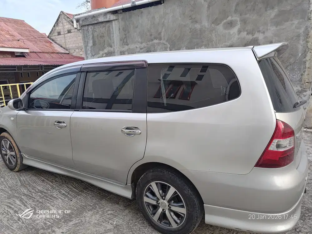 Nissan Grand livina 2012 Bensin