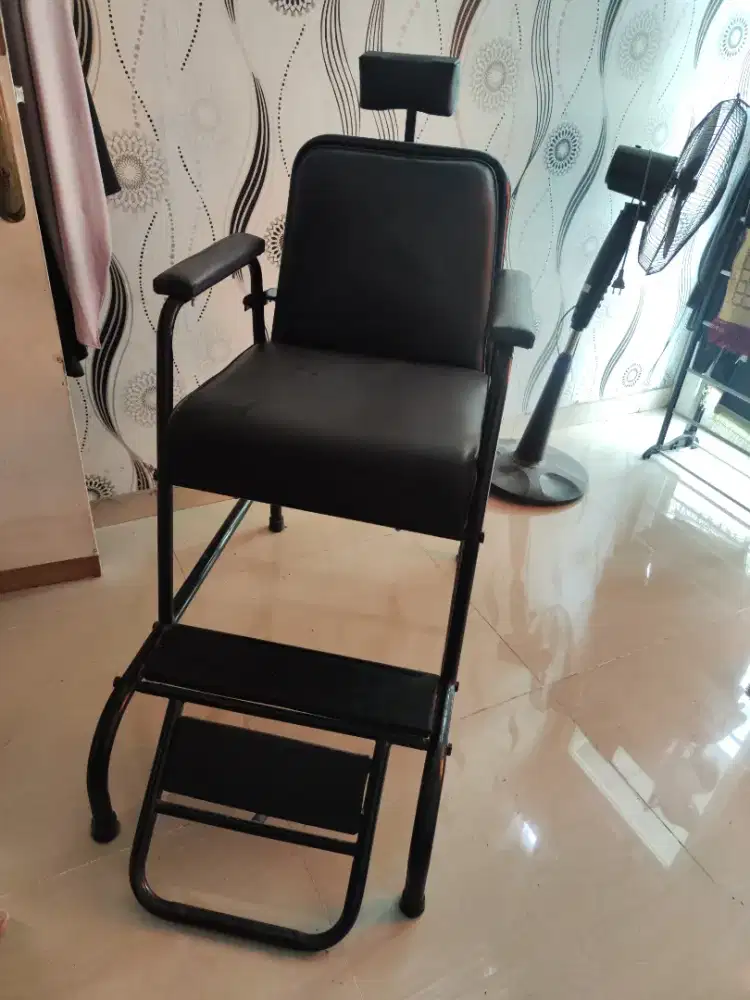 KURSI BARBER HITAM MULUS