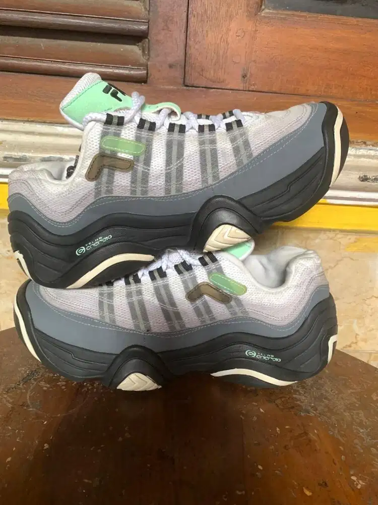 Sepatu basket voly tenis fila size 41