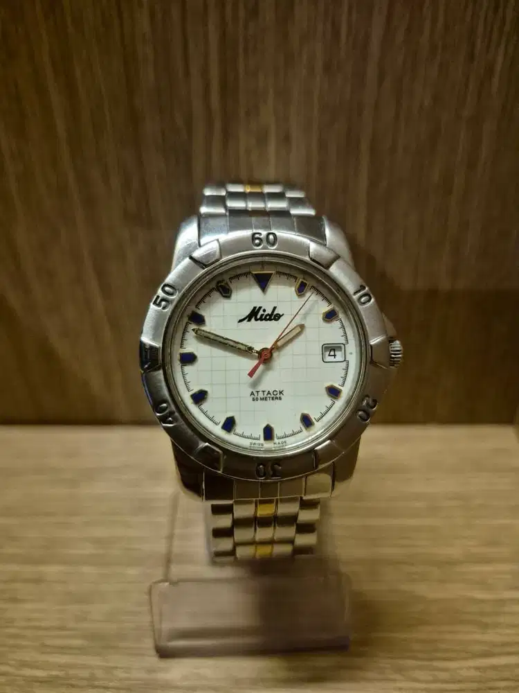 Mido Attack Quartz white waffle dial