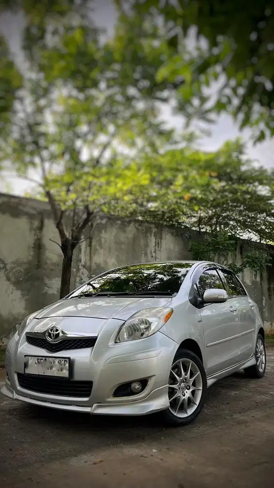 TOYOTA YARIS 1.5 S LIMITED 2011 MATIC (TIPE TERTINGGI)