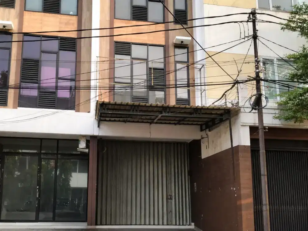 Rukan Baru Minimalis Modern 56m2 4x14 SHM Siap Pakai di Puri Jakbar