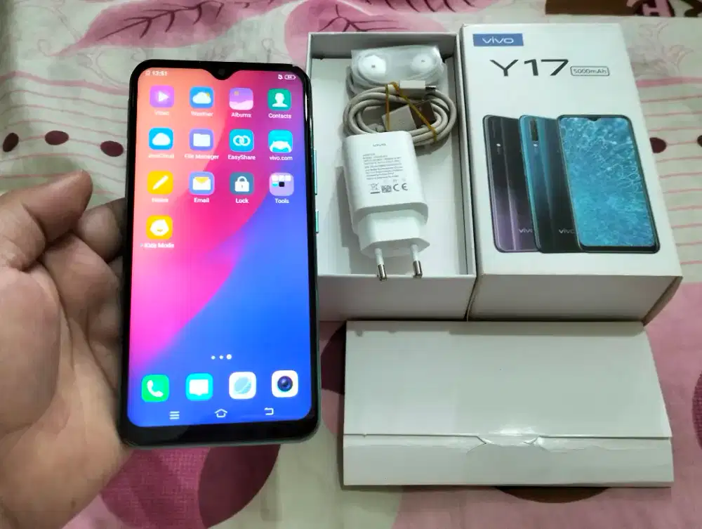 BUTUH UANG VIVO Y17 RAM 8GB / 256GB 4G LTE Duos 6.35in Finger 5000Mah