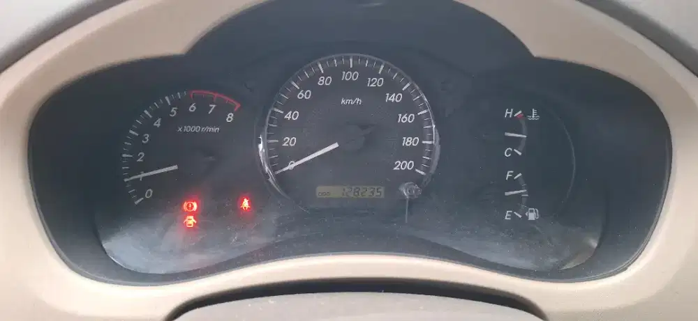 DIJUAL CEPAAAT KIJANG INNOVA th 2013 2.0 TYPE E manual