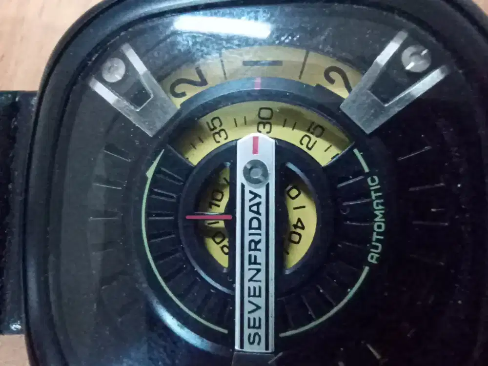 Jam Tangan Seven Friday