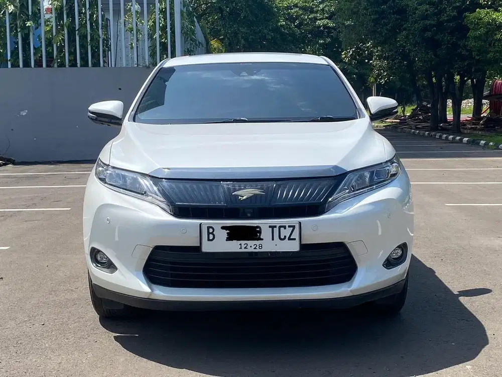 TOYOTA HARRIER 2.0 AT 2014