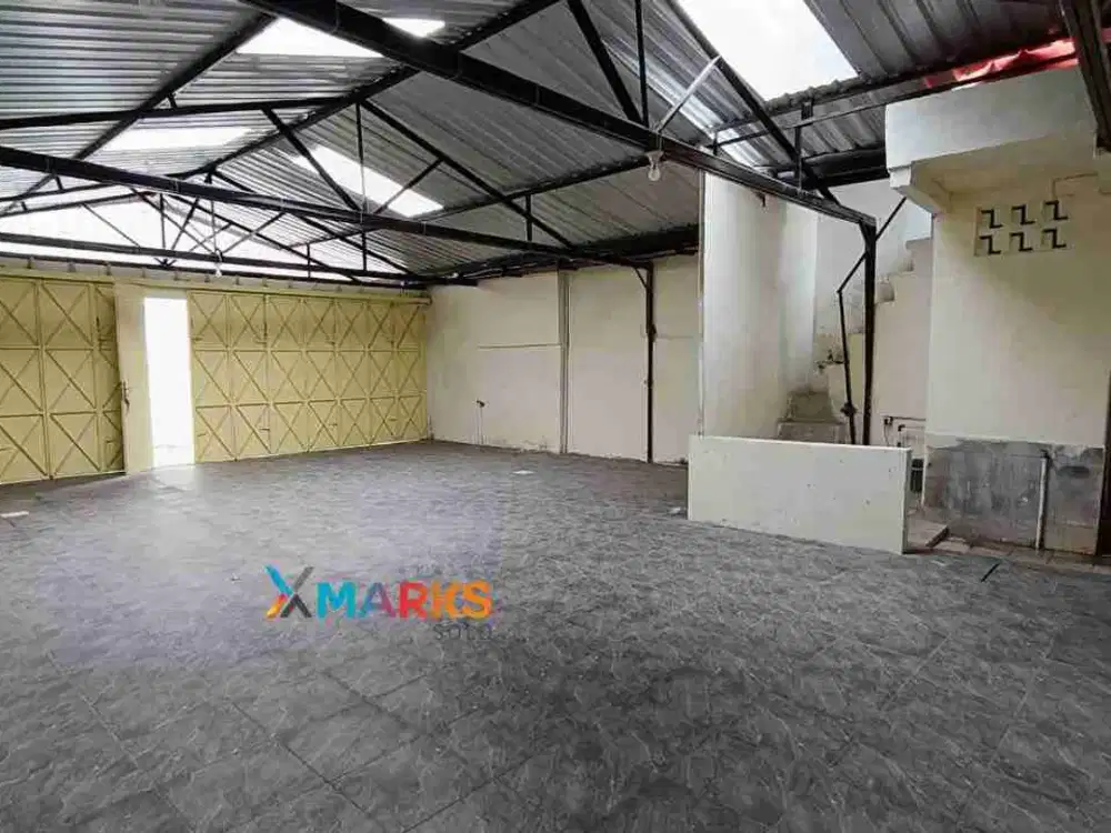 Disewakan Rumah dan Ruang Usaha area Pusat Bisnis Klewer, Sangat Cocok Untuk Gudang atau Stockis atau bisnis Studio Live