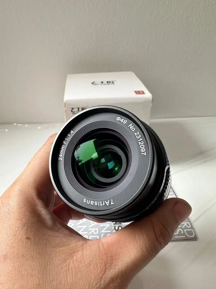 7Artisans 24mm f1.4 Lensa Manual Sony E-Mount APSC