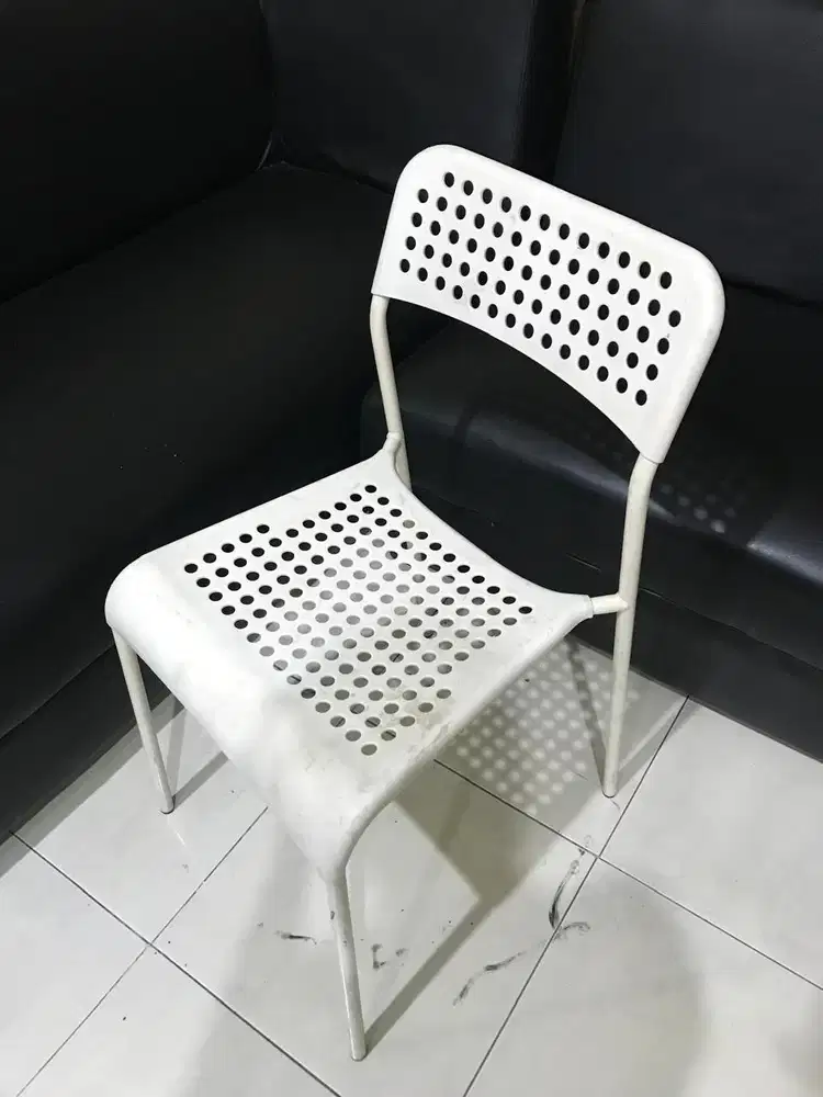KURSI BESI PUTIH AWET  NO MINUS