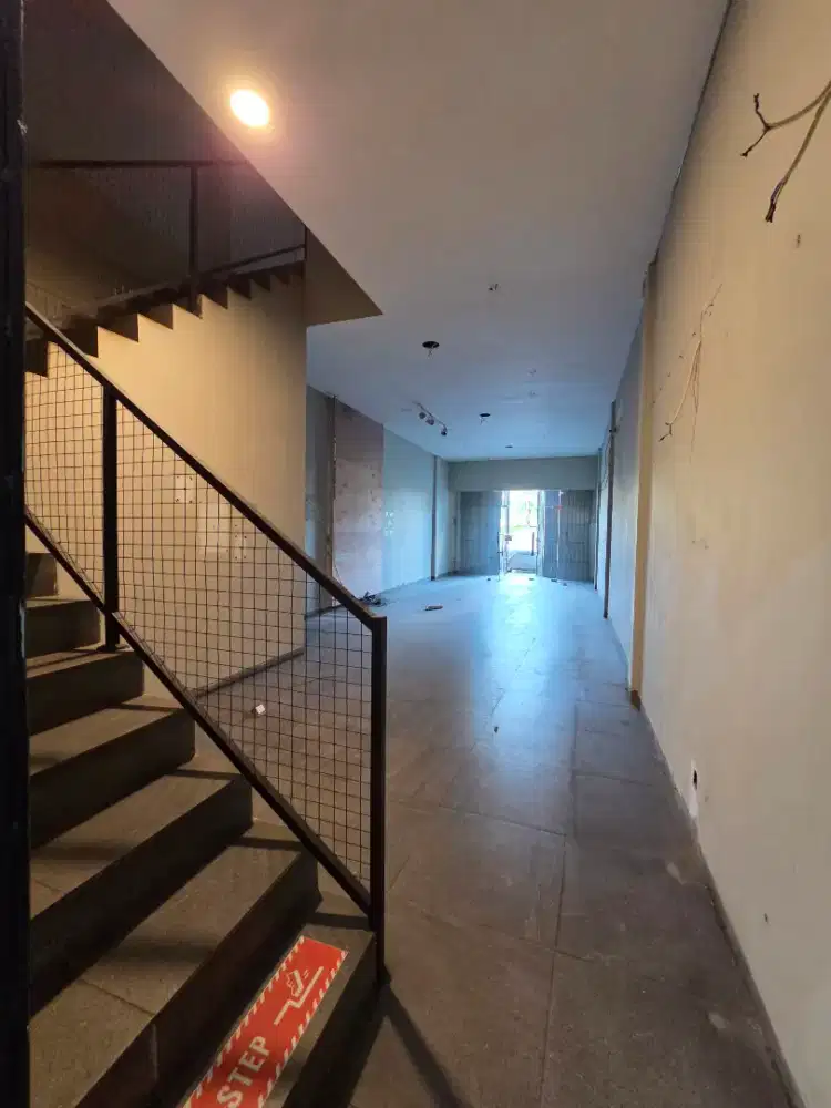 Disewakan ruko jl poros sultan hassanudin ,gowa..4.5 x25 3lt