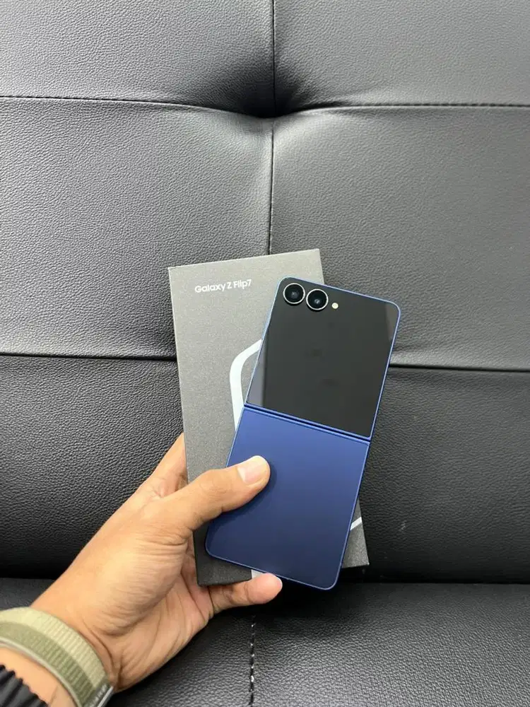 Samsung sflip 7 scnd like new